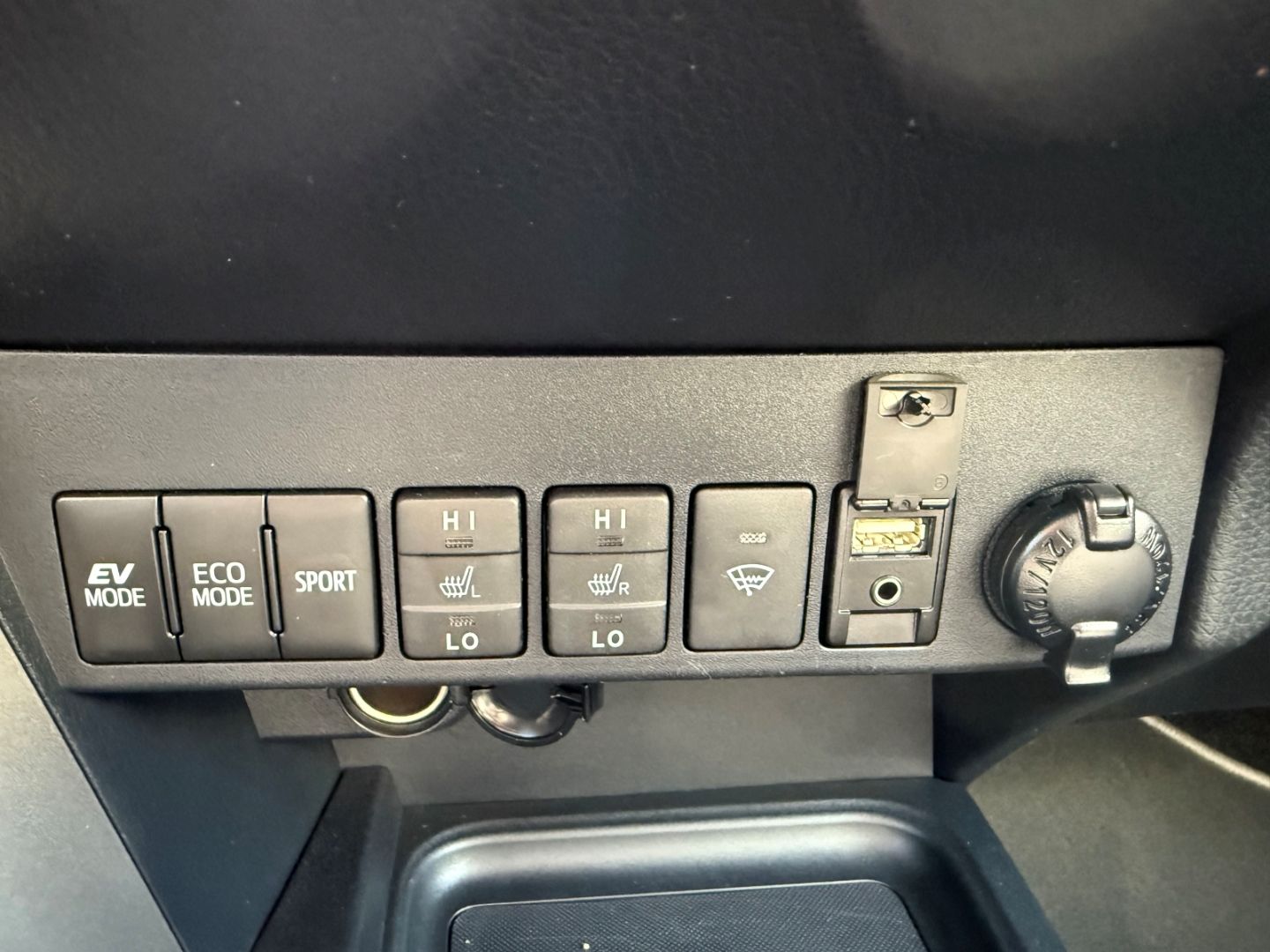 TOYOTA RAV 4 Hybrid Edition-S+ 2.5 VVT-i Navi Alu SHZ R - Image 15