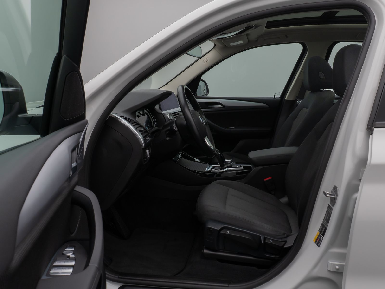 Fahrzeugabbildung BMW X3 xD30e Panorama Kamera DAB HiFi WLAN Stop&Go