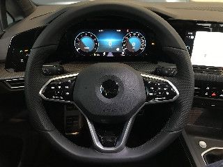 Fahrzeugabbildung Volkswagen Golf VIII Lim. R-Line LED Navi DAB ACC