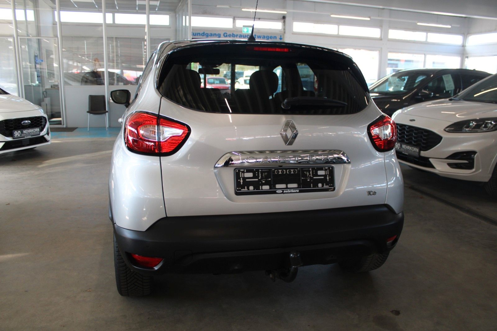 Fahrzeugabbildung Renault Captur Luxe 120 AUTOMATIK AHK NAVI CAM Klimaauto