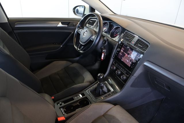Volkswagen Golf VII 1.6 TDI Comfortline ACC+MASSAGE+AHK