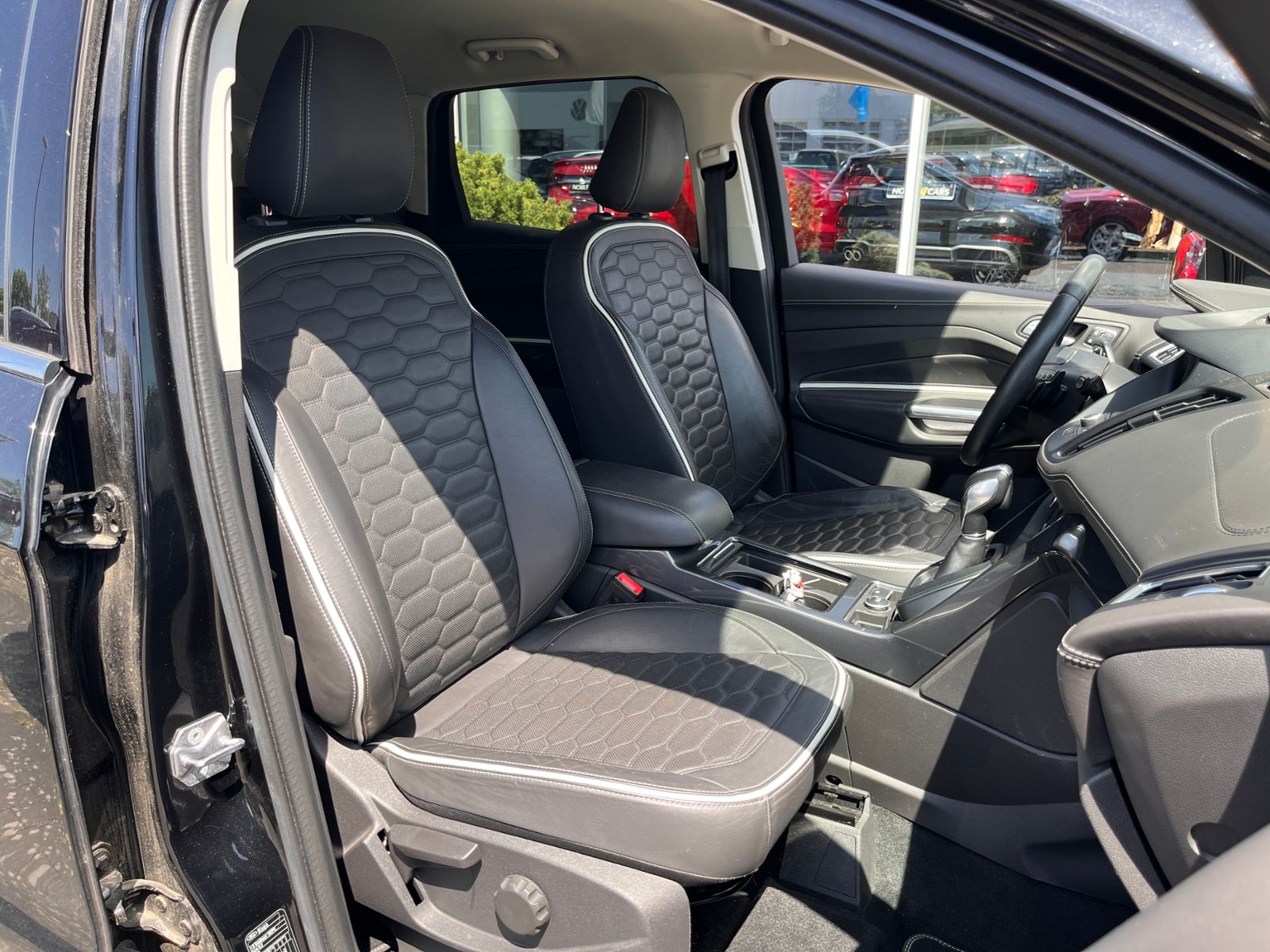 Fahrzeugabbildung Ford Kuga Vignale AWD AHK ACC * BEDINGT FAHRBEREIT