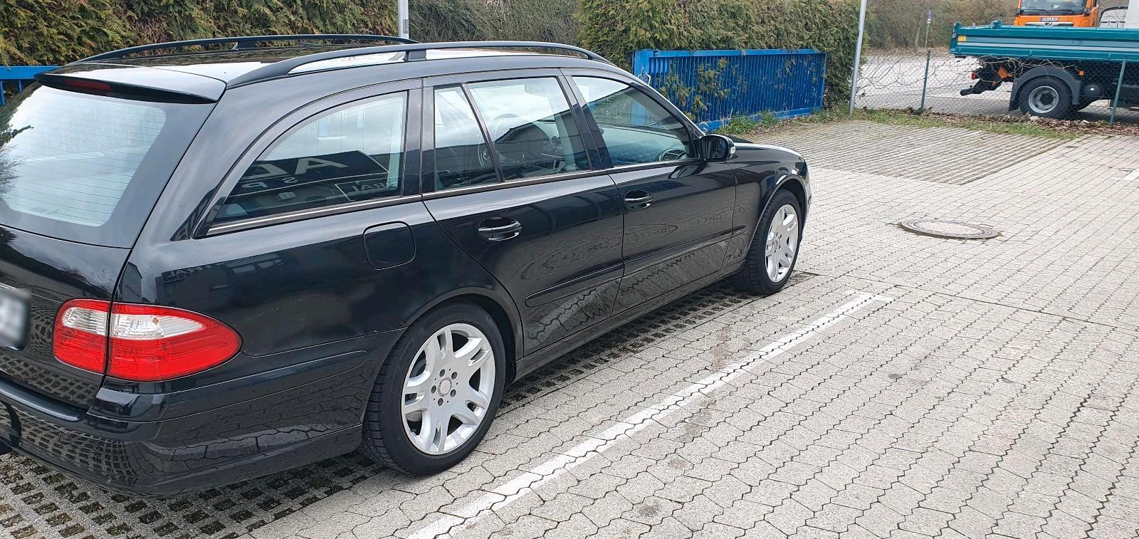 Mercedes-Benz E200 2004 — photo 7