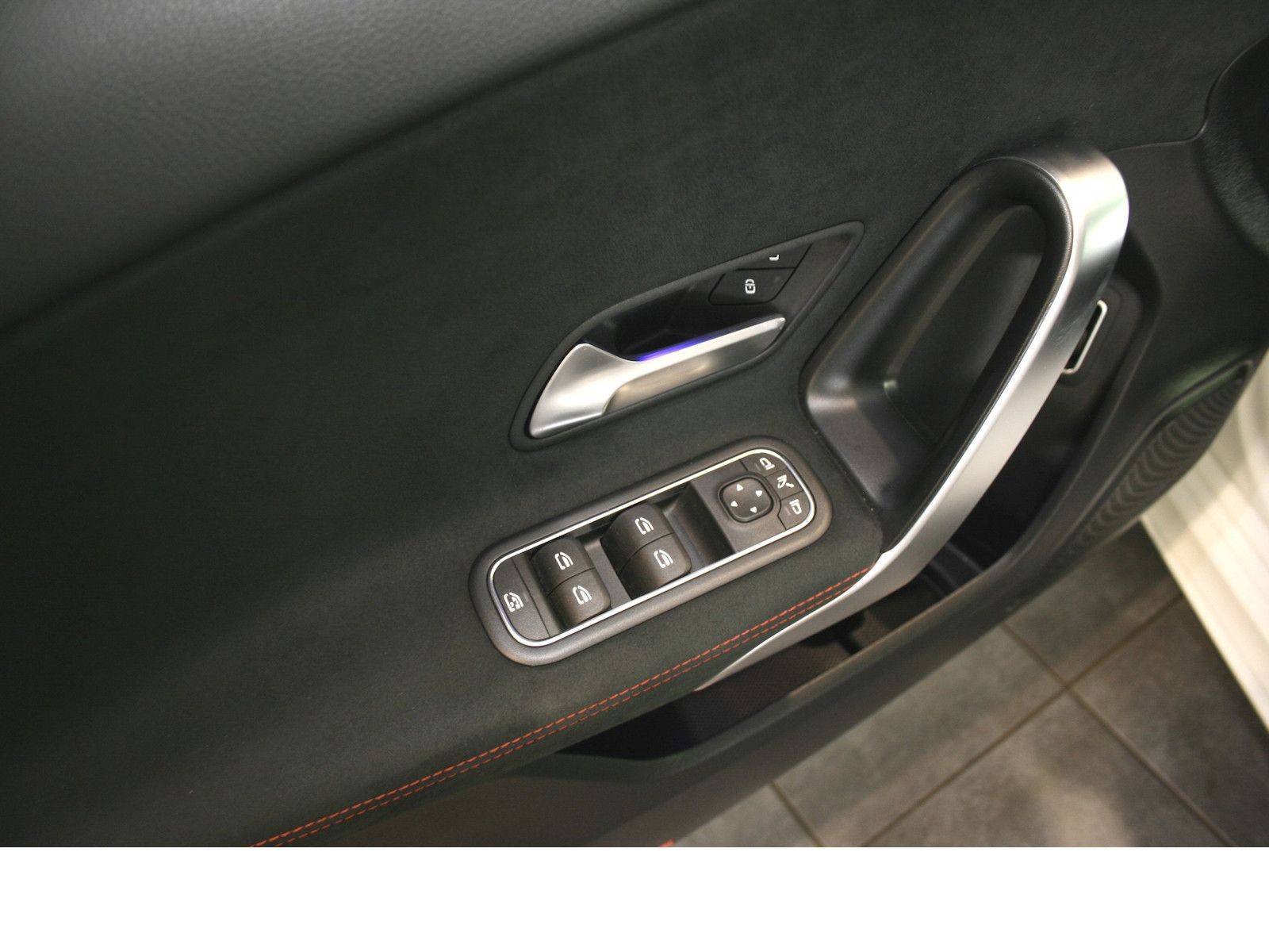 Fahrzeugabbildung Mercedes-Benz A 180 AMG Advanced Plus Limousine *Night*Ambient