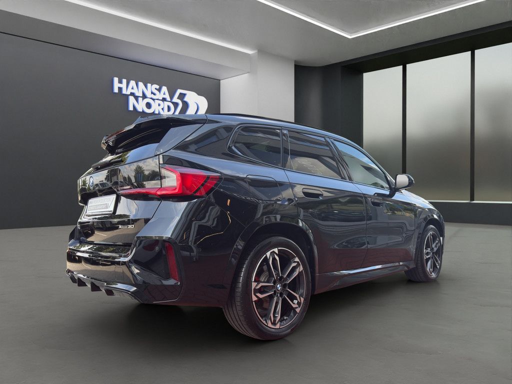 BMW iX1 xDrive30 M-SPORT PRO ELEKTRO PANO 19" AHK imagem 3