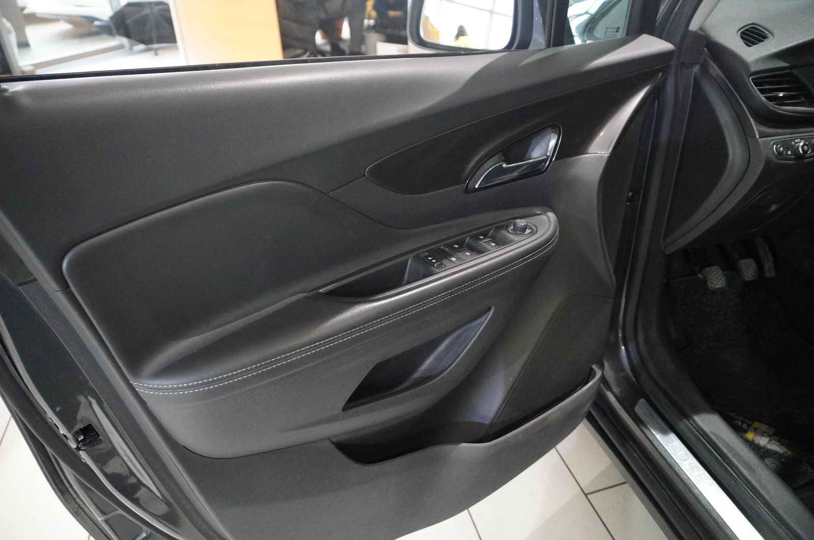 Fahrzeugabbildung Opel Mokka X 1.4 INNOVATION NAVI/LED/KAMERA/SPORT/SHZ