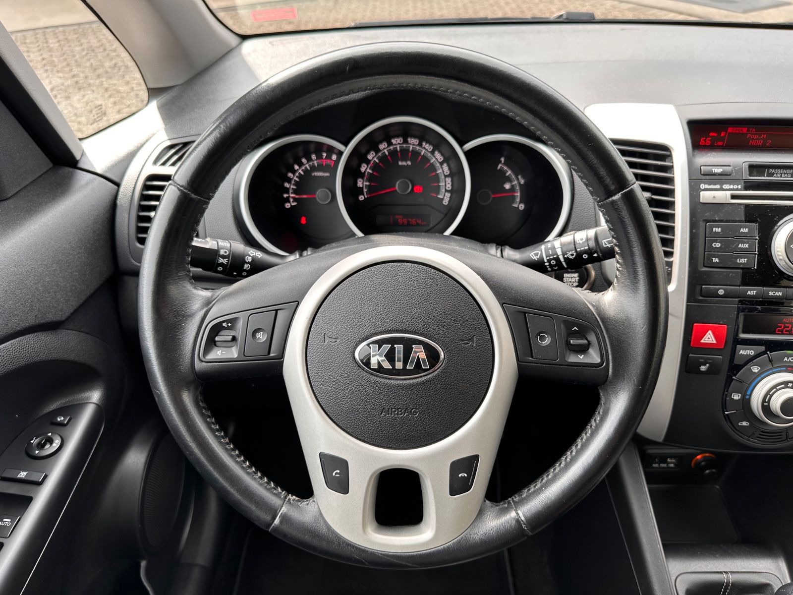 Fahrzeugabbildung Kia Venga 1.4 FIFA World Cup Edition SHZG/BT/Keyless
