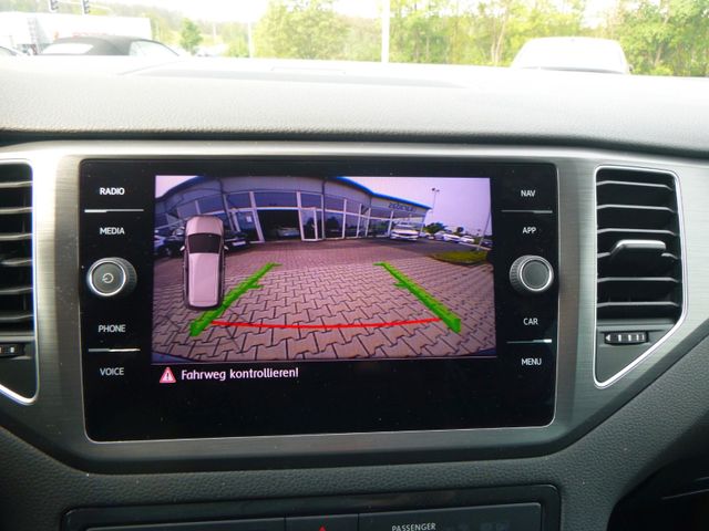 Fahrzeugabbildung Volkswagen Golf Sportsvan VII TSI >NAV/KAM/SHZ/PDC<