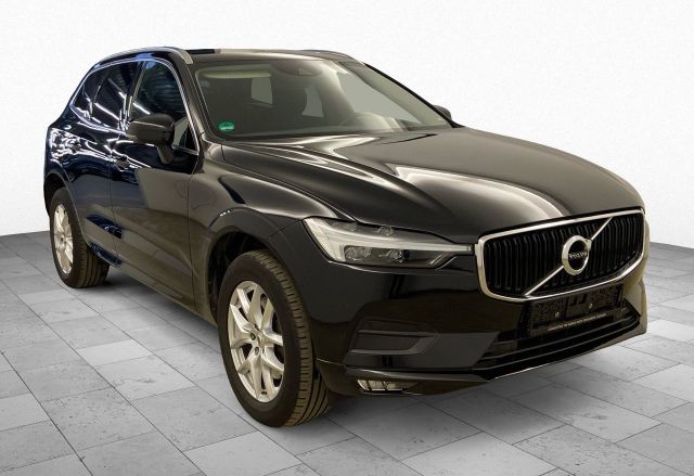 Volvo XC60 Momentum ALLRAD AHK*Kamera*LED*Navi*