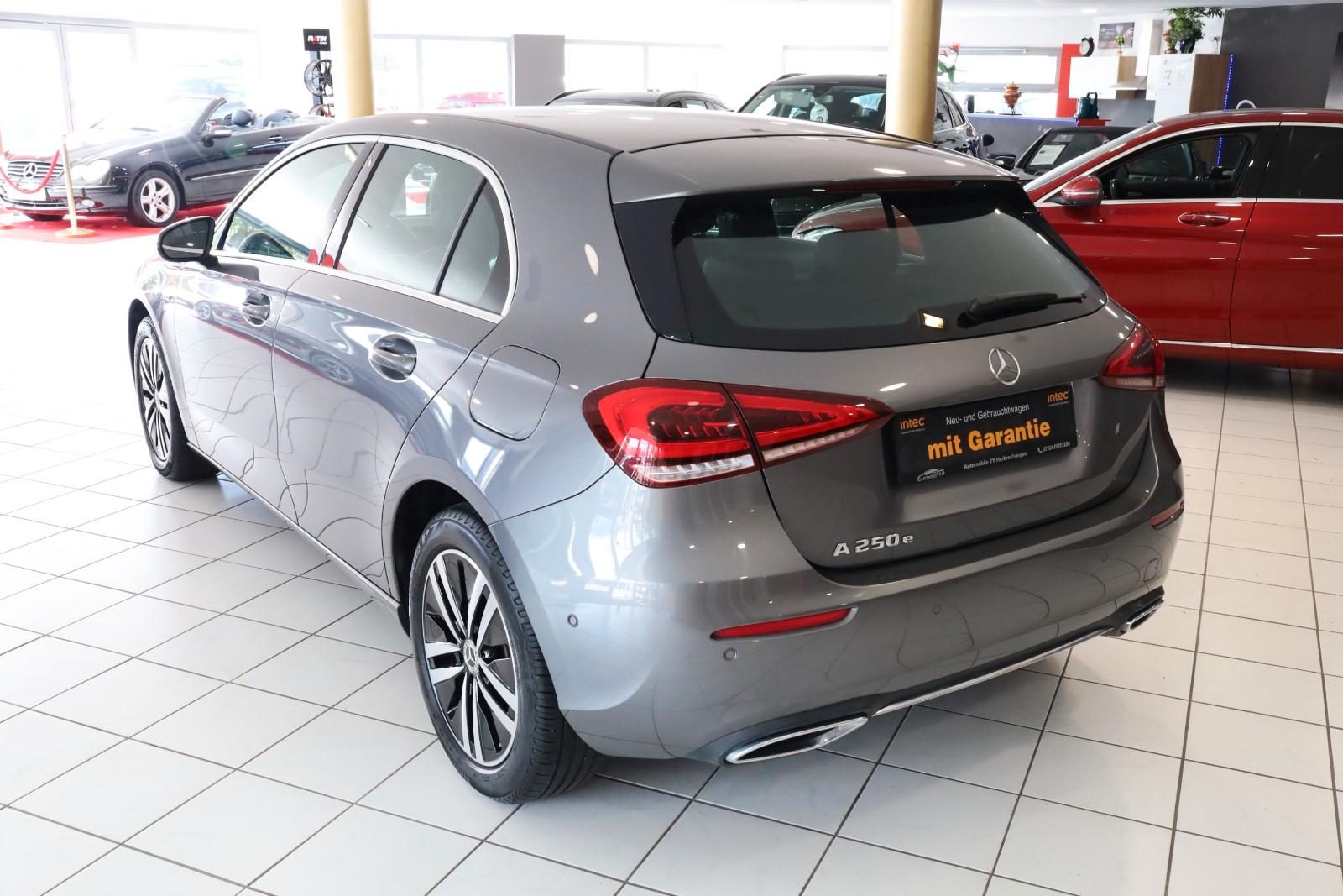 Mercedes-Benz A 250e Sportpaket,LED,Navi,MBUX,Temp,PDC,SHA,F1