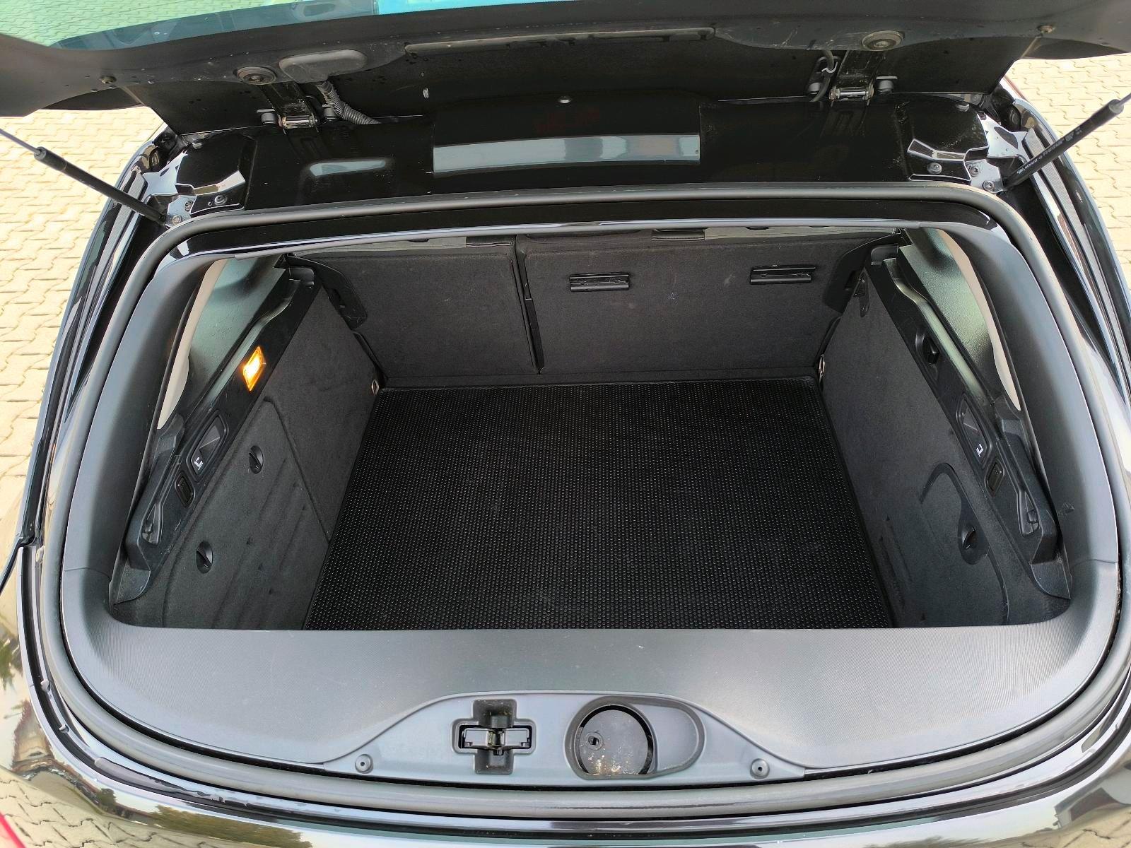 Renault Laguna 2012 — photo 7
