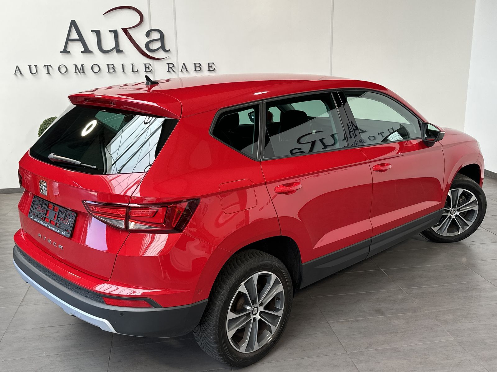 Fahrzeugabbildung SEAT Ateca 1.4 TSI DSG Style NAV+LED+360°+AHK