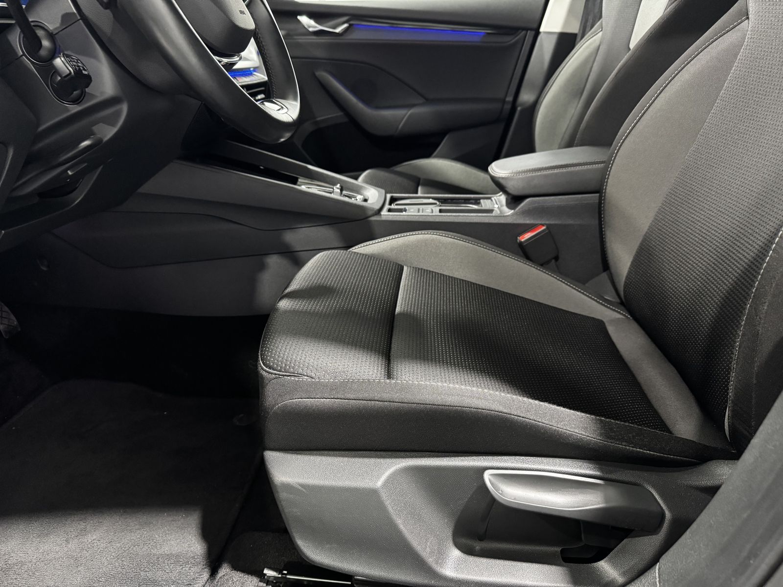 Fahrzeugabbildung SKODA Octavia 2.0 TDI*Ambition*LED-Matrix*AHK*ACC*