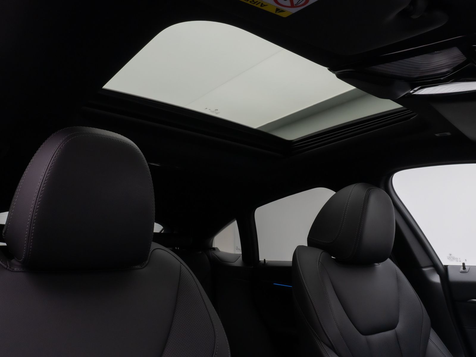 Fahrzeugabbildung BMW i4 M50 Gran Coupé Glasdach Kamera HUD H/K 20Zoll