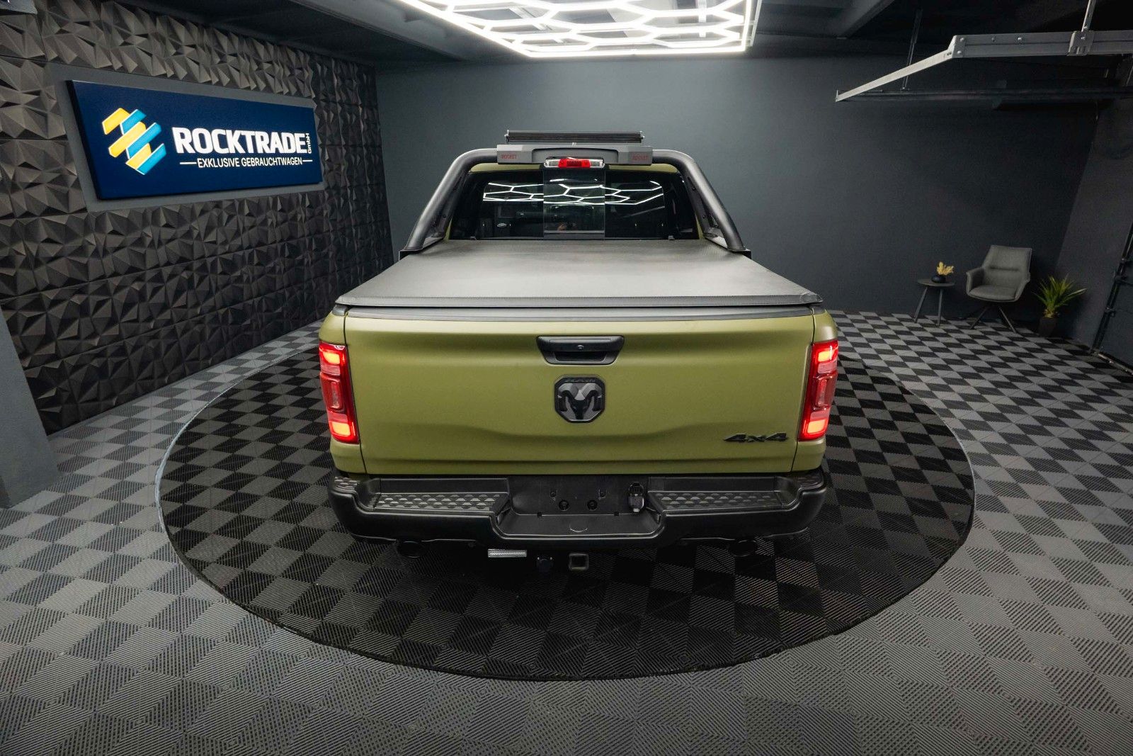 Fahrzeugabbildung Dodge RAM 5.7 V8 HEMI 4x4 LARAMIE OFFROAD TRX Styling