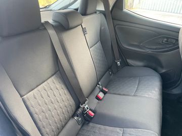 Toyota Yaris - 7