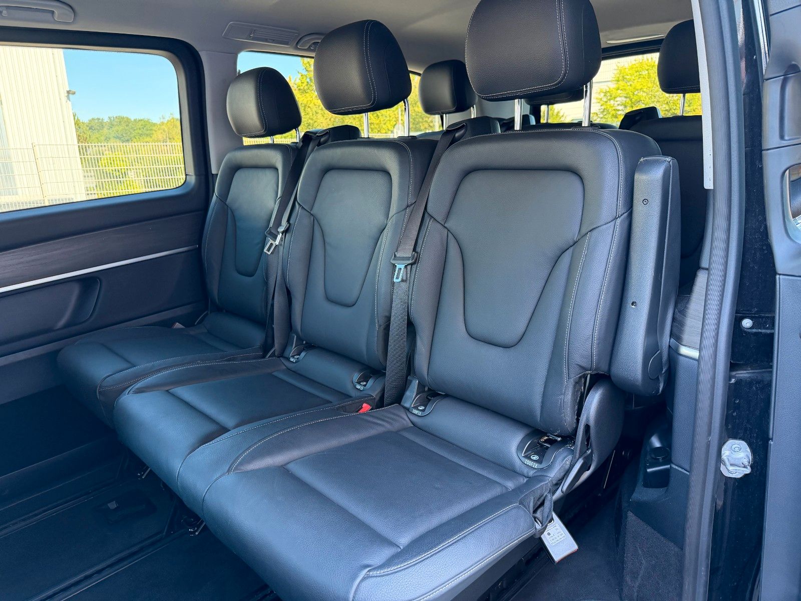 Fahrzeugabbildung Mercedes-Benz V 300 d AVA Extral DISTRONIC Standheiz el Türen