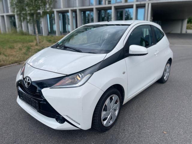 Toyota Aygo 1.0 X-Play*Klima*1.Hand*LMF*TÜV:06/2026*LED