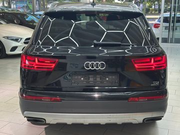 Audi Q7 - 6