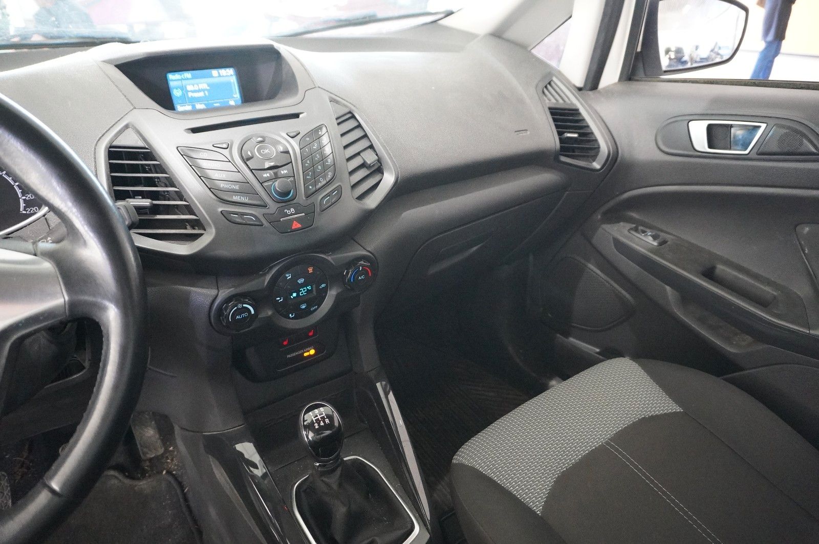 Fahrzeugabbildung Ford EcoSport 1.5 TDCI TREND LED/KLIMA/SH/PDC/BI-COLO