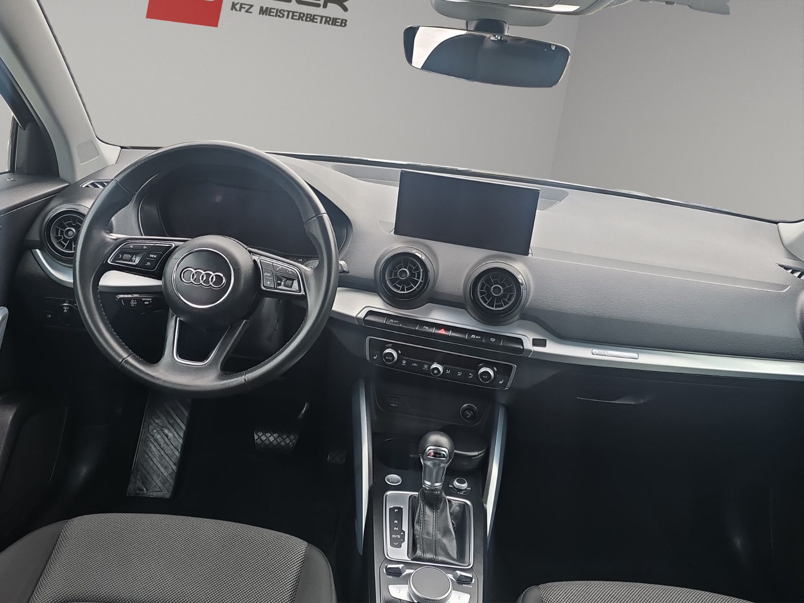 Fahrzeugabbildung Audi Q2 sport ultra  KLIMA PDC SHZ KAMERA SPURASISTEN