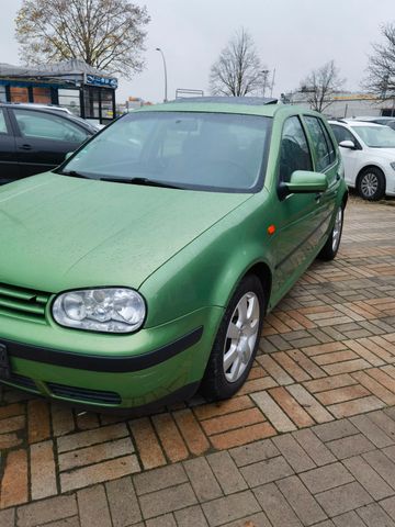 Volkswagen Golf 1.6  *Automatik