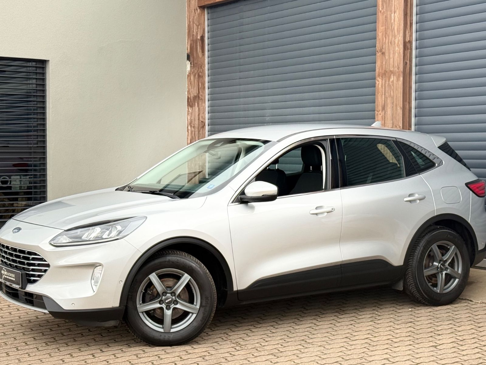 Ford Kuga - 1
