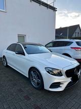 Mercedes-Benz E 250 AMG-Line Vollaustatung Standheizung - Mercedes-Benz E 250: Von Privat