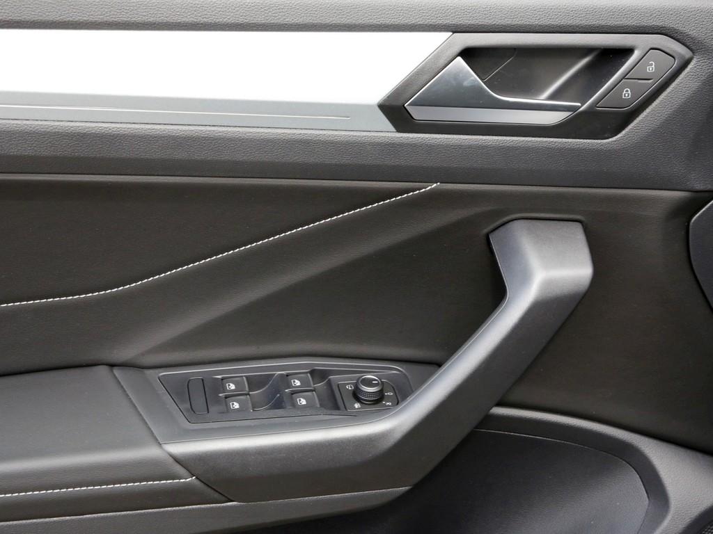 Volkswagen T-Roc 16
