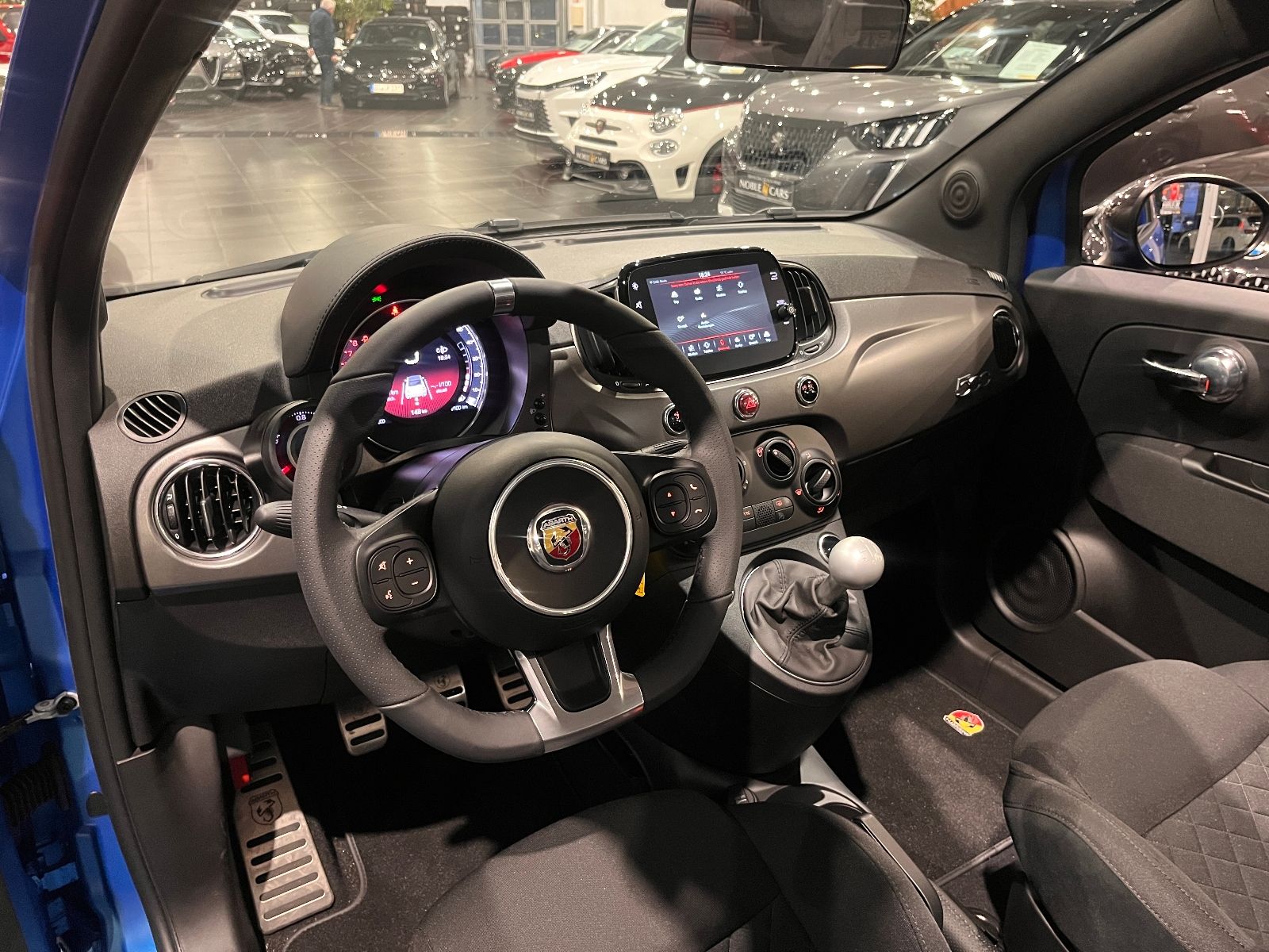 Fahrzeugabbildung Abarth 595C -BLAU MATT- BEATS XEN CARPLAY DAB ALU