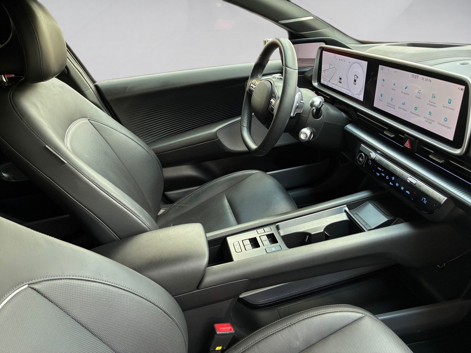Fahrzeugabbildung Hyundai Ioniq 6 Elektro 77 Uniq 360,HUD,KlimaA,LED,Navi