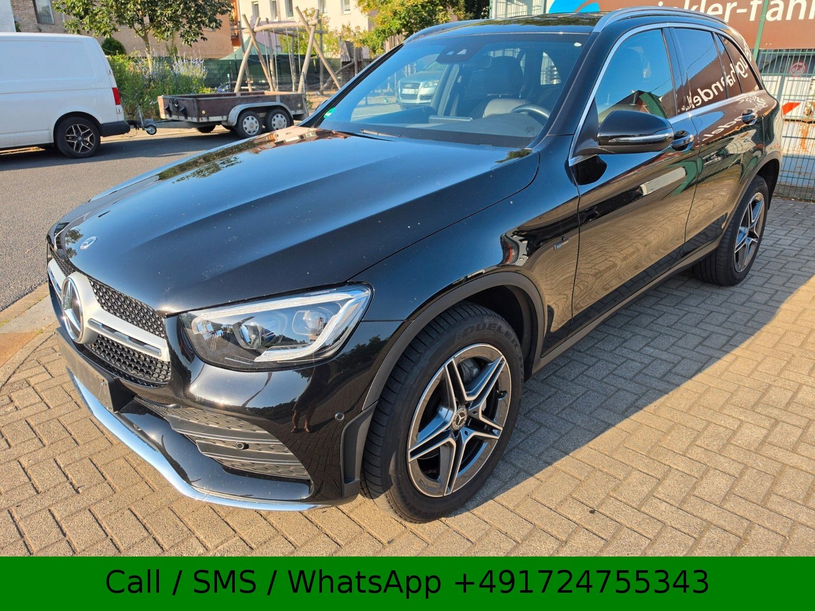MERCEDES-BENZ GLC 300e 4Matic AMG-LINE / MULTIBEAM LED / LEDER