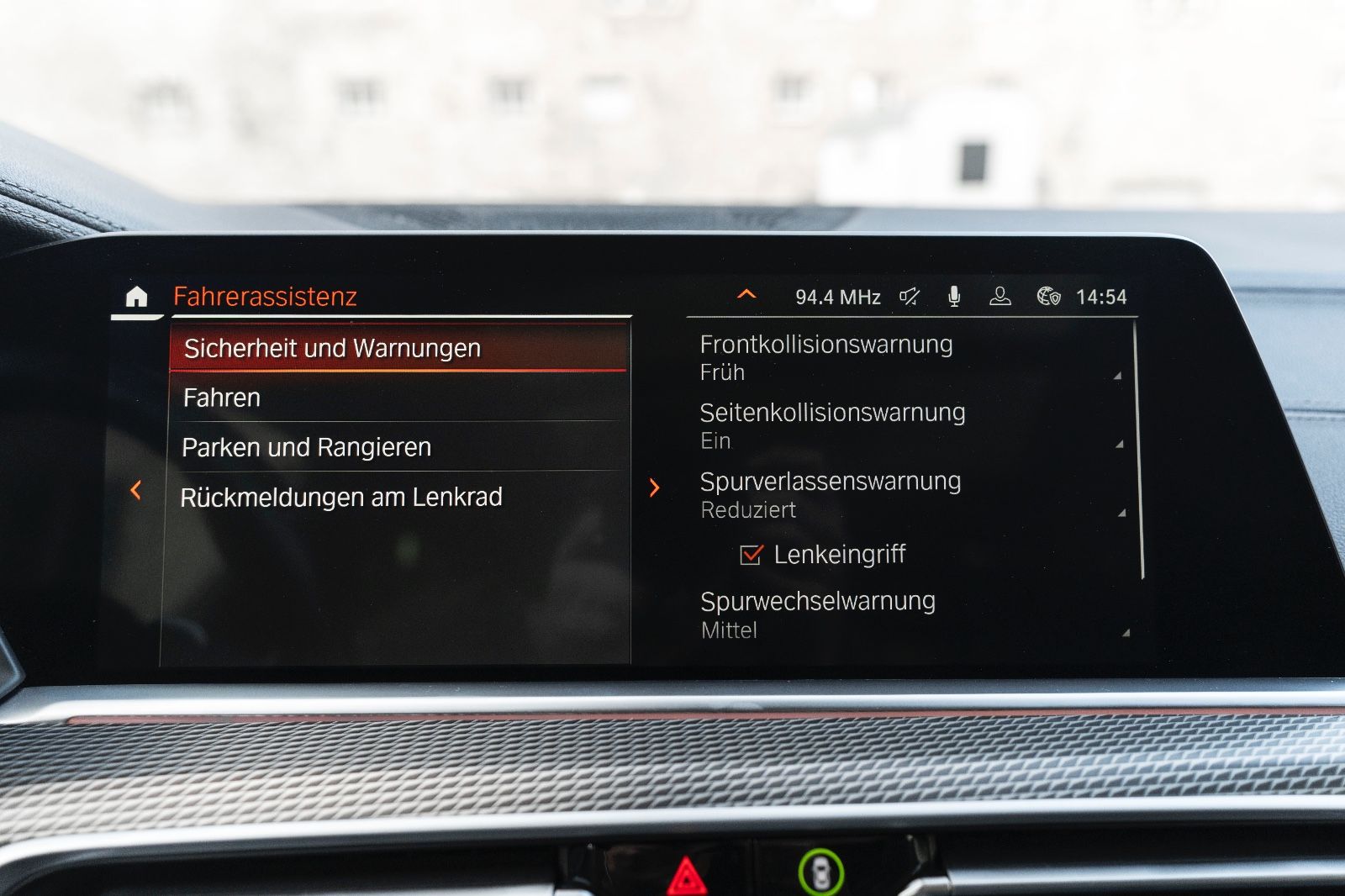 Fahrzeugabbildung BMW X6 xDrive 30 d M Sport LED AHK CARPLAY H&K HUD