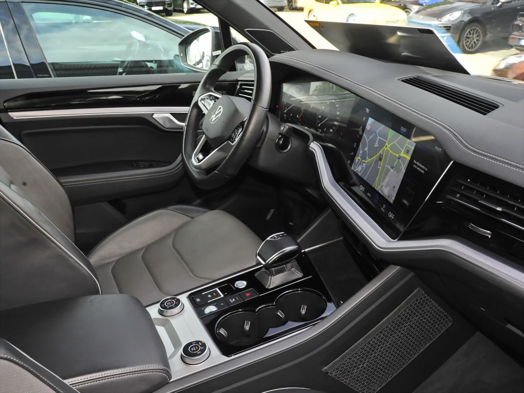 Volkswagen Touareg 3.0 TSI 4M R-Line Matrix AHK HuD Memory foto 5