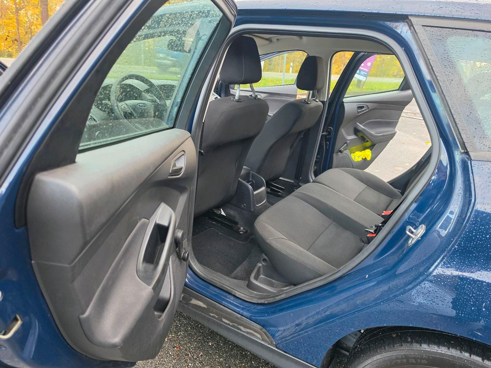 Ford Focus 2014 — photo 12