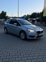 BMW 218d  Advantage  Scheckheft  TÜV Neu - BMW 218 Active Tourer von privat
