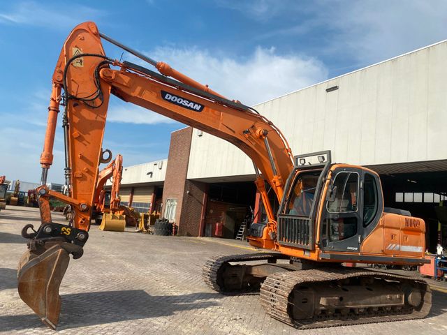 Doosan DX180LC