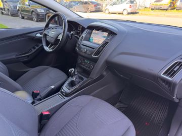 Ford Focus - 11