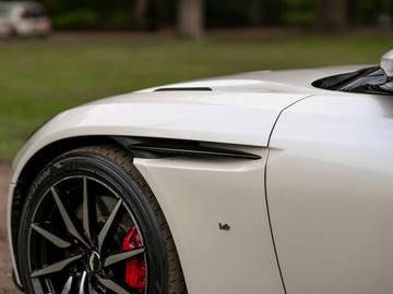 صورة مصغرة 14 لـ 2016 Aston Martin DB11