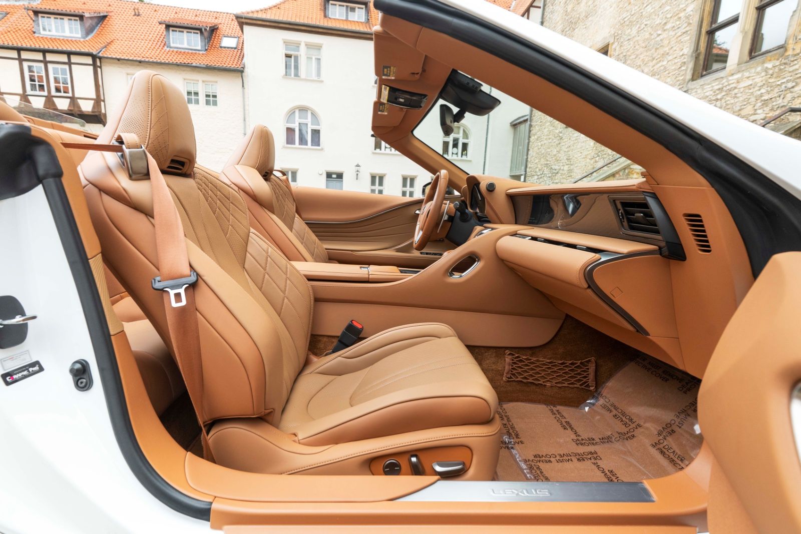 Fahrzeugabbildung Lexus LC 500 Cabrio HUD LED ACC ML TOTW KAM PCS RCTA