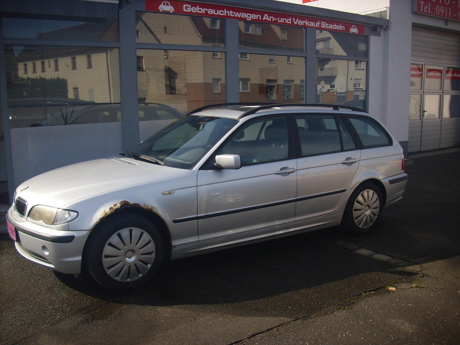 BMW 318 2004 — interior