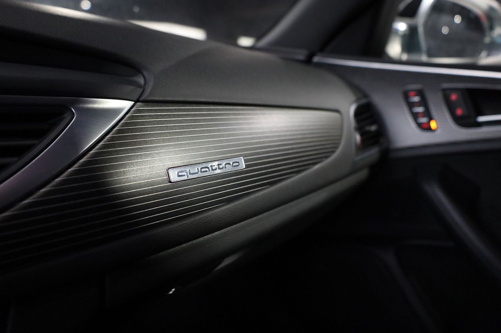 Fahrzeugabbildung Audi S6 Avant 4.0 TFSI *Panorama*Memory*K-Entry