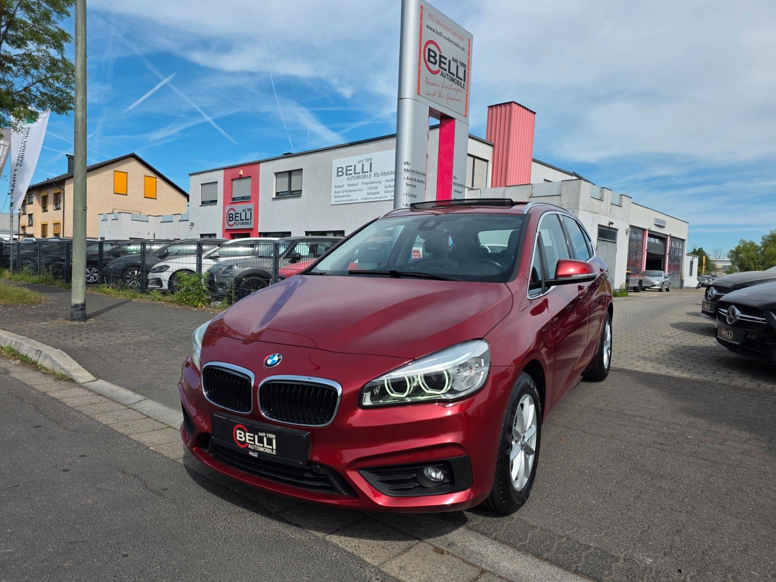 BMW 220i Active Tourer Advantage PANO FINANZIERUNG