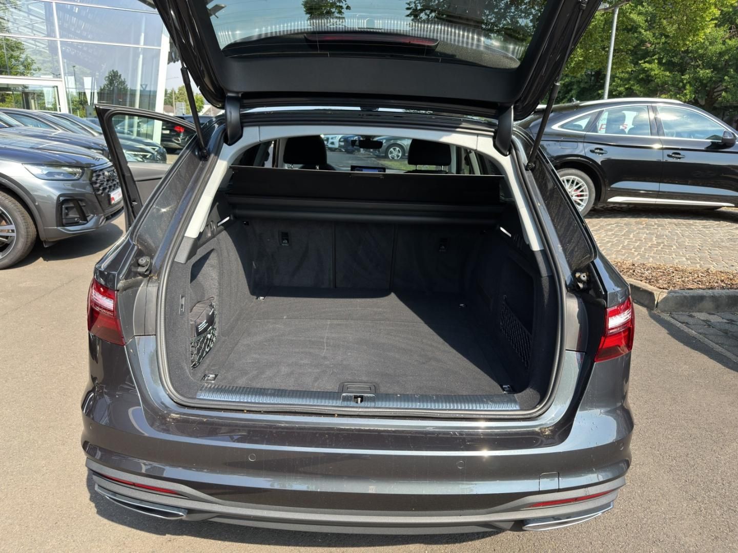 Fahrzeugabbildung Audi A4 Avant 40 TFSI S tronic Tour Stadt AHK Busines