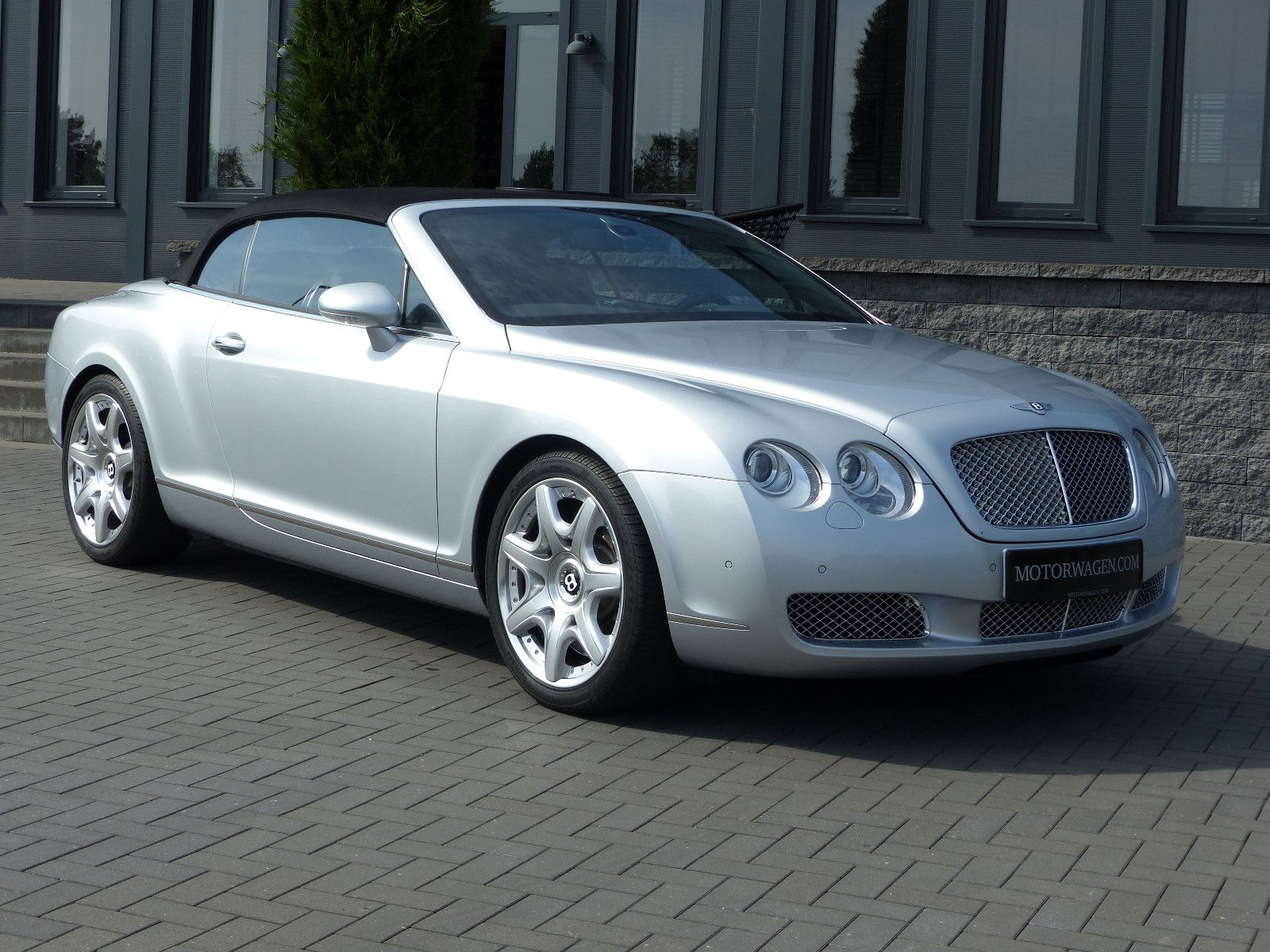 Fahrzeugabbildung Bentley Continental GTC W 12 Mulliner
