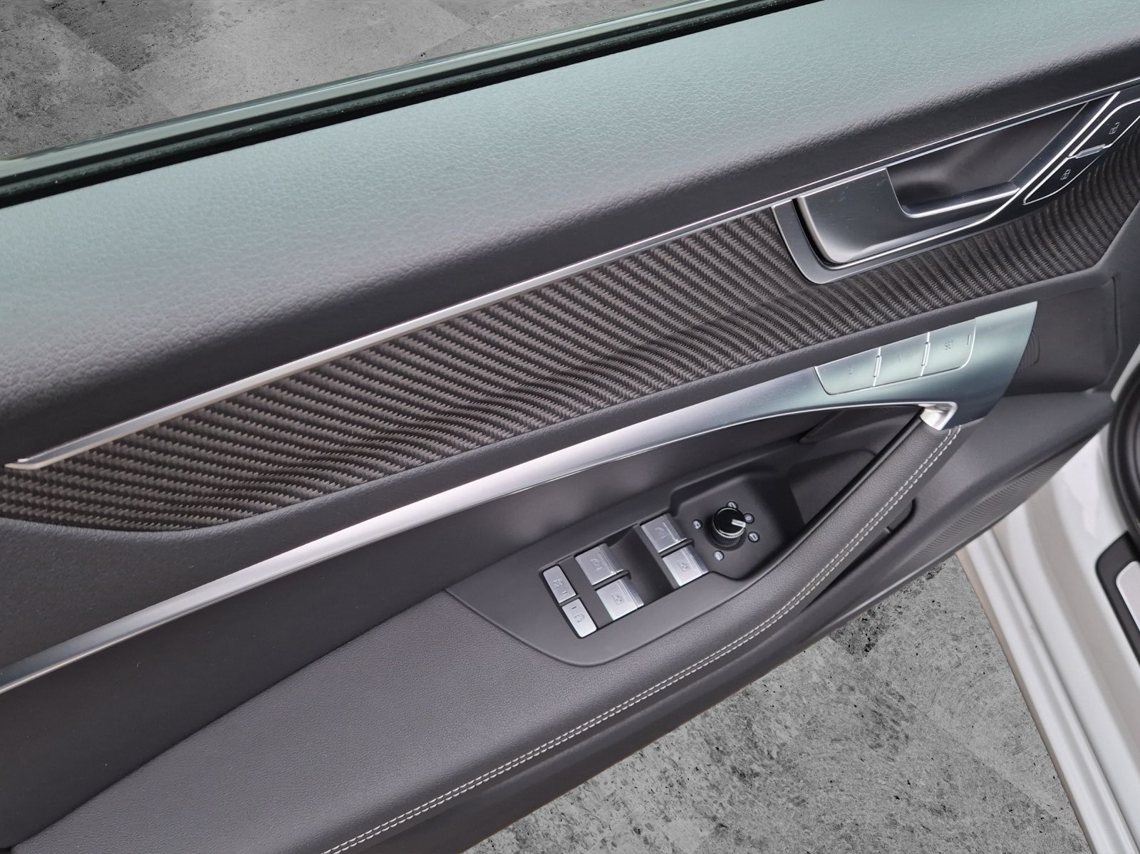 Fahrzeugabbildung Audi S6 Avant TDI quattro HDMatrix Navi Pano B&O AVC