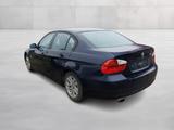 BMW 318i 2.0 16V Metallic - mit Benzin-Antrieb: Blau, Stoff, Metallic