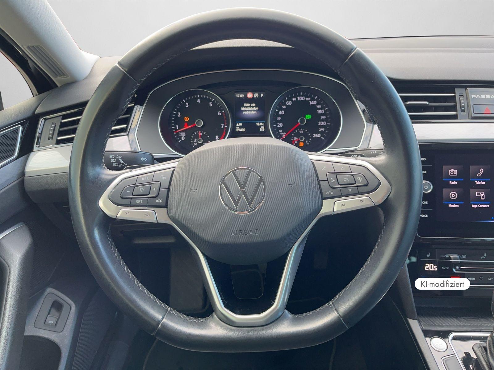 Volkswagen Passat Variant BUSINESS 1.5 TSI DSG LED NAVI AHK