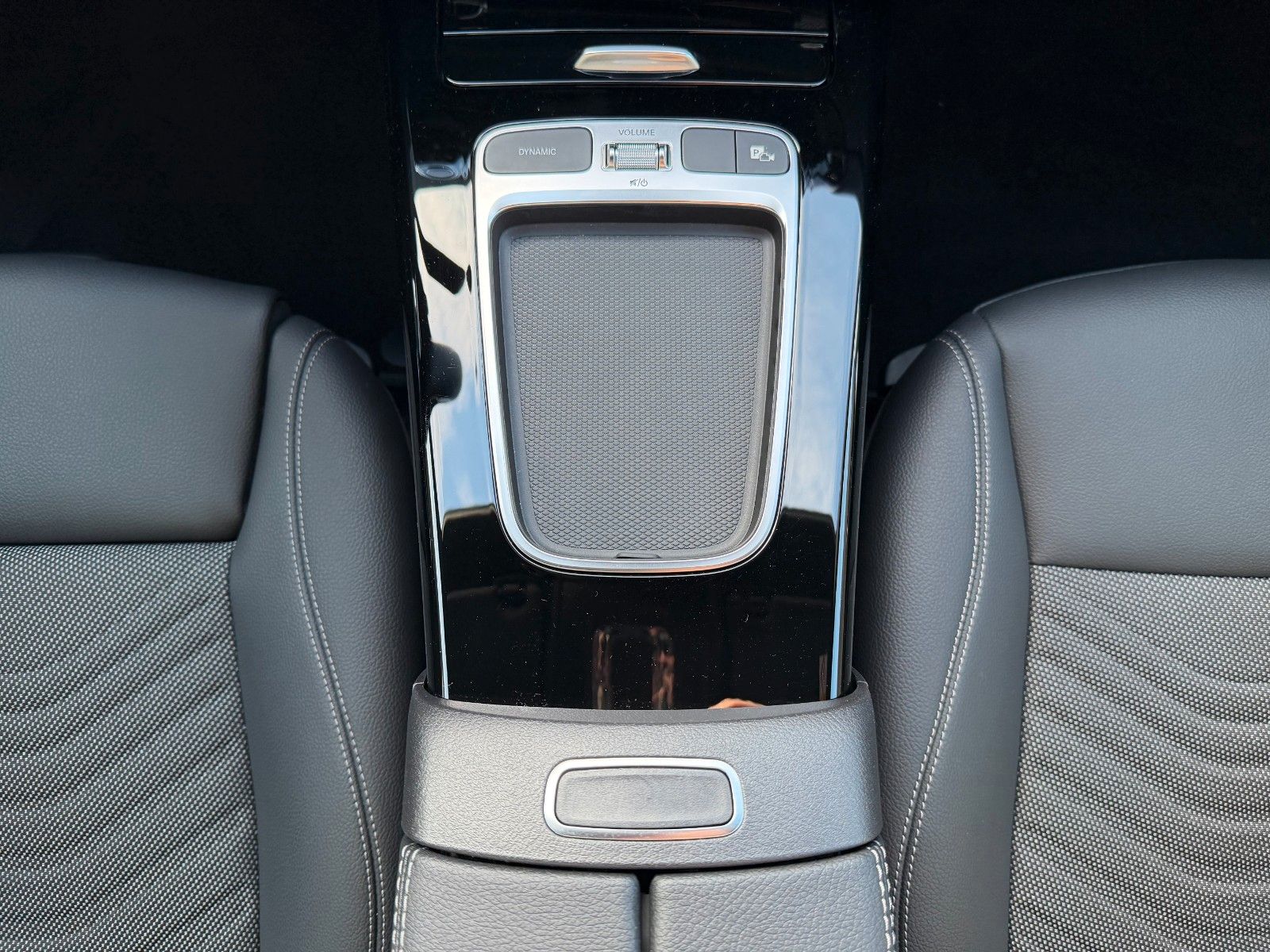 Fahrzeugabbildung Mercedes-Benz A 200 Progressive+LED+IHC+RKamera+LenkBeh+uvm.