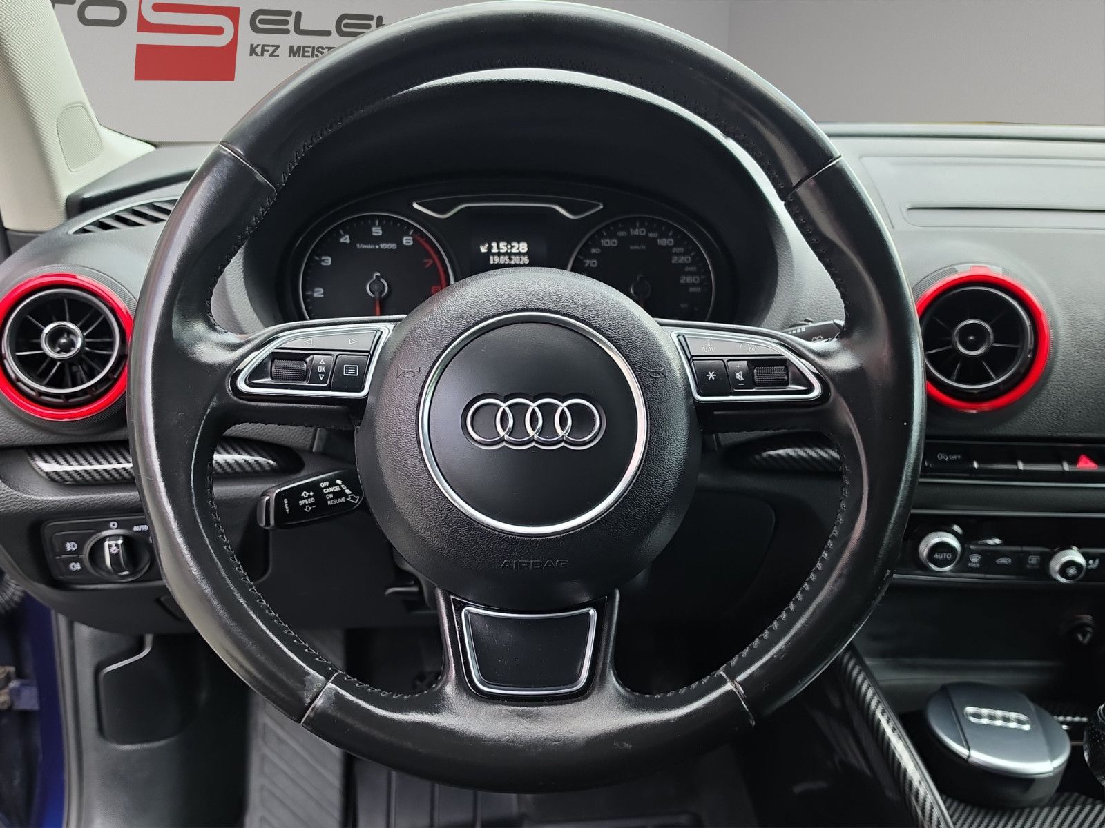 Fahrzeugabbildung Audi A3 Limousine ambition SERVICE TÜV NEU